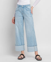 Load image into Gallery viewer, Wide Leg Cropped Cuffed Jeans
