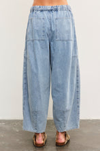 Load image into Gallery viewer, The It Girl Barrel Jeans
