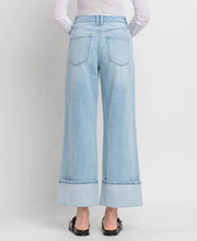 Load image into Gallery viewer, Wide Leg Cropped Cuffed Jeans
