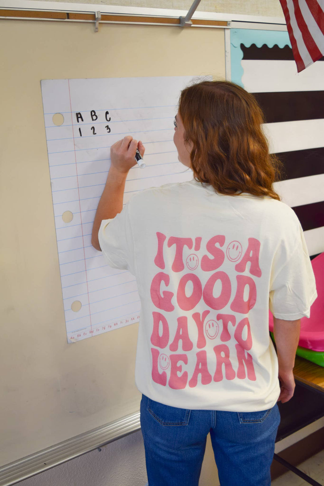 IT'S A GOOD DAY TO LEARN Graphic Tee