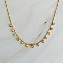 Load image into Gallery viewer, Point Your Beauty Out Necklace
