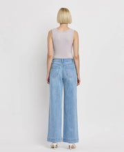 Load image into Gallery viewer, HIGH RISE WIDE TROUSER JEANS
