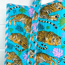 Load image into Gallery viewer, Tropical Tiger Print Quilted Tote
