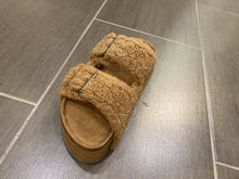 Load image into Gallery viewer, Brown Fur Women Thick Bottom Cork Fleece Sandals
