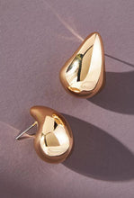 Load image into Gallery viewer, Shiny Gold Teardrop Stud Earrings
